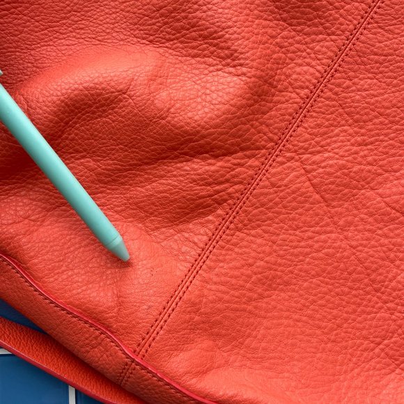 SOLD! GAP Leather Crossbody Purse - Picture 6 of 9